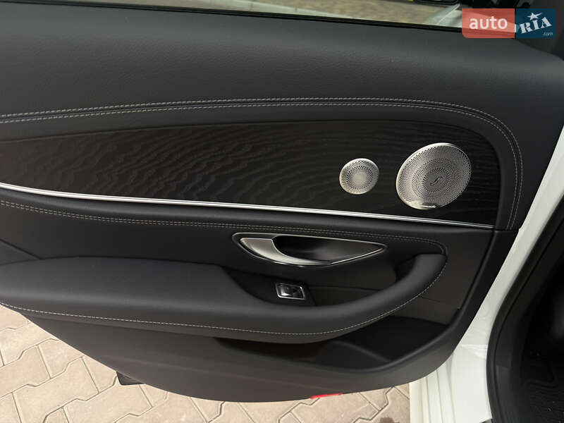 Седан Mercedes-Benz E-Class 2021 в Києві