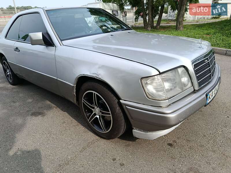 Купе Mercedes-Benz E-Class 1993 в Києві