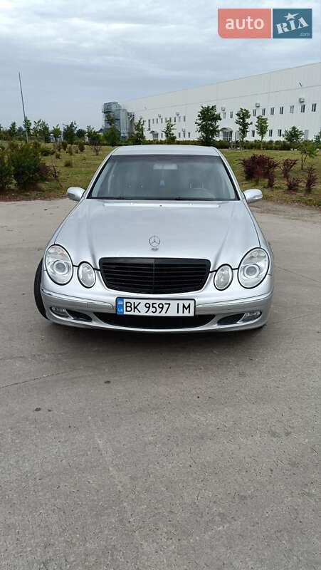 Седан Mercedes-Benz E-Class 2005 в Киеве