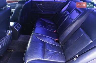 Седан Mercedes-Benz E-Class 2000 в Чернівцях