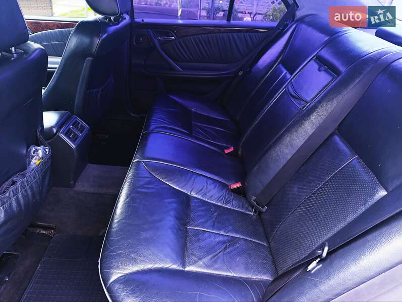 Mercedes-Benz E-Class 2000