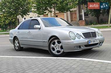 Седан Mercedes-Benz E-Class 2000 в  фото 22 Седан Mercedes-Benz E-Class 2000 в