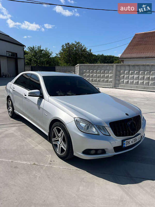 Седан Mercedes-Benz E-Class 2010 в Білій Церкві