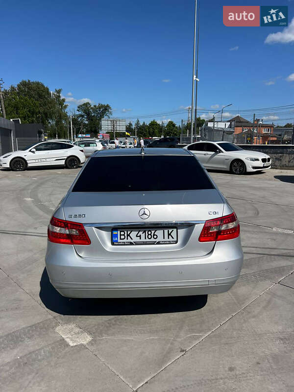 Седан Mercedes-Benz E-Class 2010 в Білій Церкві
