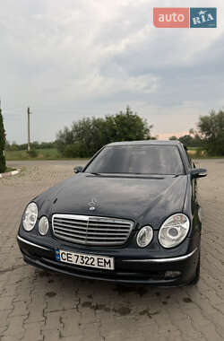 Седан Mercedes-Benz E-Class 2004 в Герці