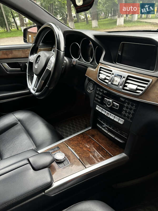 Седан Mercedes-Benz E-Class 2014 в Чернівцях
