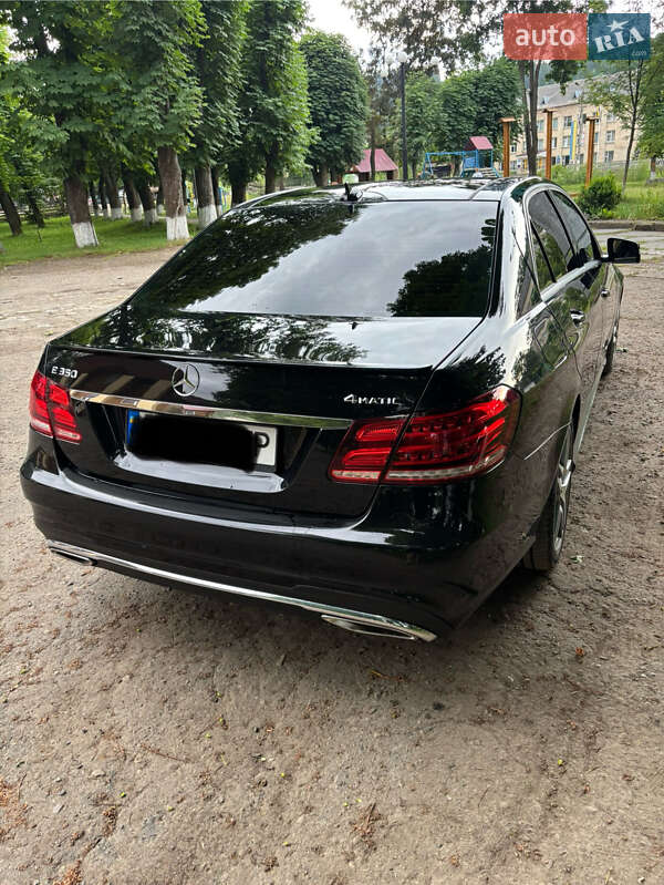Седан Mercedes-Benz E-Class 2014 в Чернівцях
