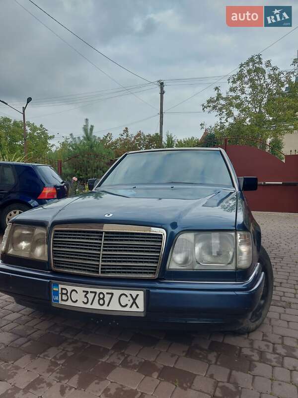 Седан Mercedes-Benz E-Class 1995 в Львові