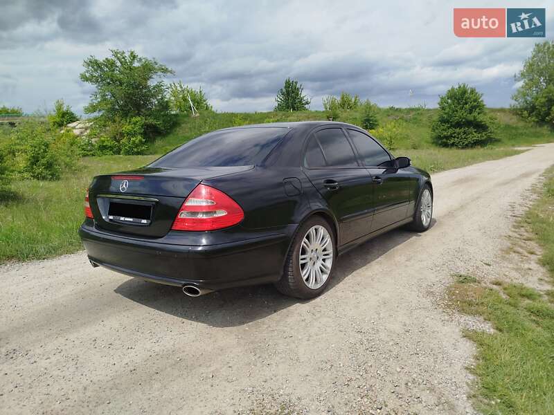 Седан Mercedes-Benz E-Class 2005 в Білій Церкві