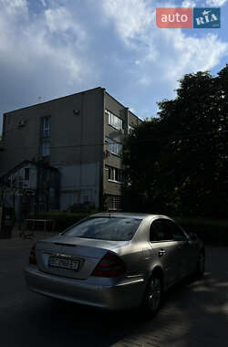 Седан Mercedes-Benz E-Class 2003 в 