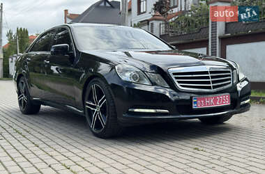 Седан Mercedes-Benz E-Class 2011 в Ровно