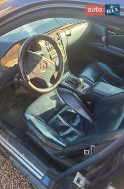 Седан Mercedes-Benz E-Class 1995 в Ровно