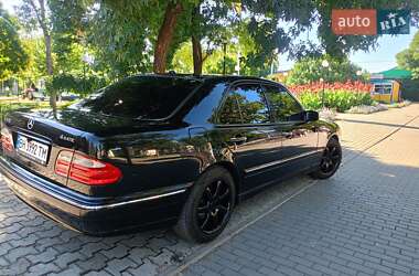 Седан Mercedes-Benz E-Class 2001 в Кілії
