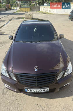 Седан Mercedes-Benz E-Class 2010 в Киеве