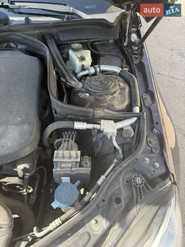 Седан Mercedes-Benz E-Class 2010 в Могилів-Подільському фото 27 Седан Mercedes-Benz E-Class 2010 в Могилів-Подільському