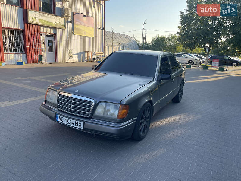 Mercedes-Benz E-Class 1994