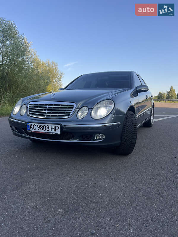 Mercedes-Benz E-Class 2005