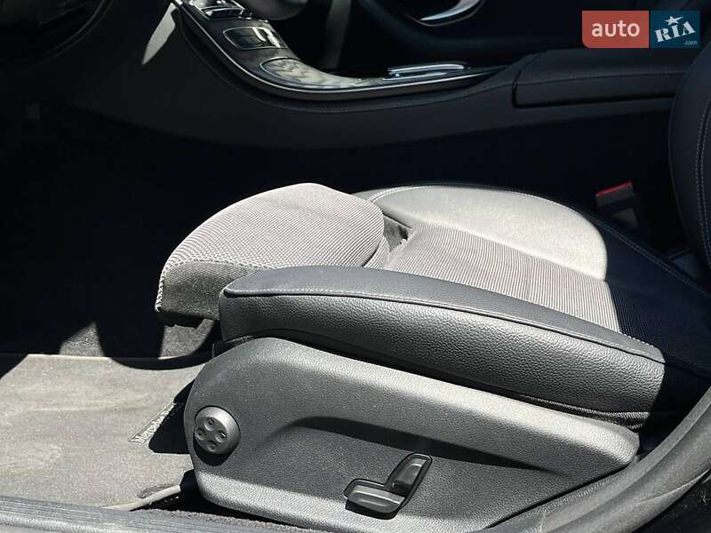 Седан Mercedes-Benz E-Class 2020 в Львове
