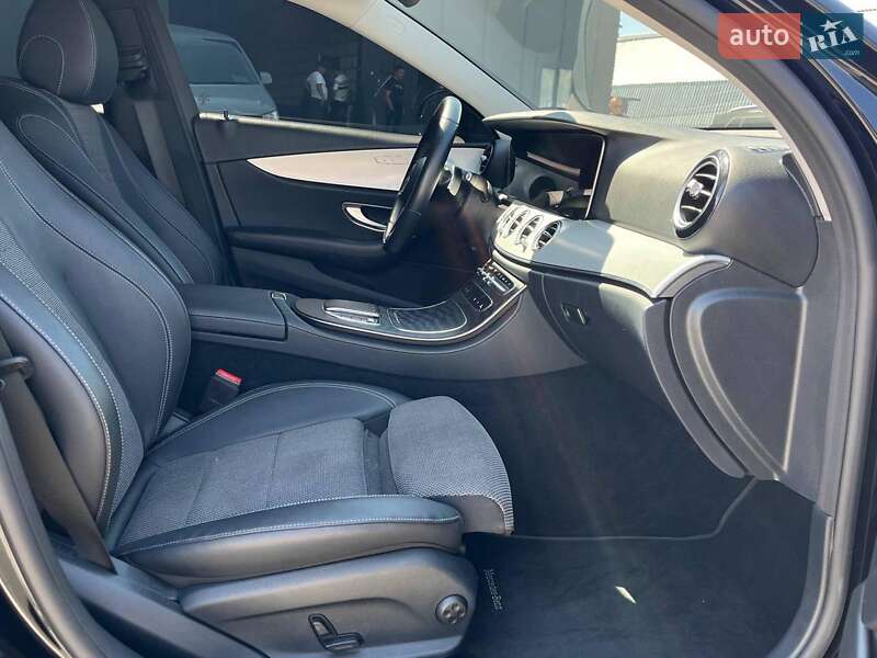 Седан Mercedes-Benz E-Class 2020 в Львове