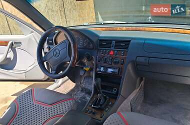 Седан Mercedes-Benz E-Class 1999 в Черновцах