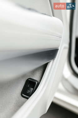 Купе Mercedes-Benz E-Class 2010 в 