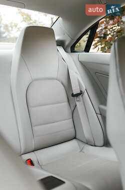 Купе Mercedes-Benz E-Class 2010 в 