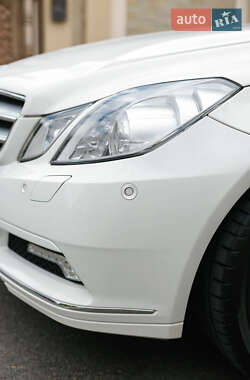 Купе Mercedes-Benz E-Class 2010 в 
