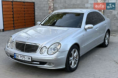 Седан Mercedes-Benz E-Class 2003 в Львові