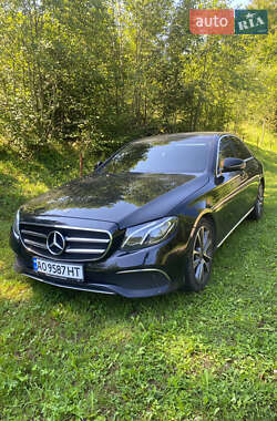 Седан Mercedes-Benz E-Class 2018 в Воловце
