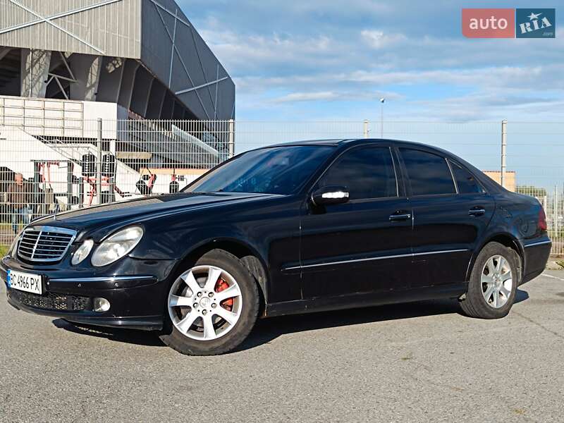 Седан Mercedes-Benz E-Class 2002 в 