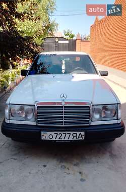Седан Mercedes-Benz E-Class 1987 в Дніпрі
