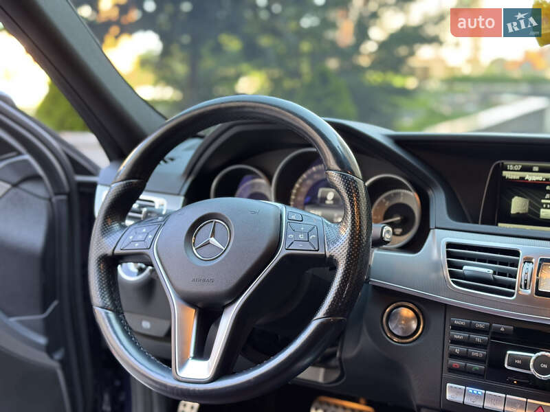 Седан Mercedes-Benz E-Class 2014 в Чернівцях