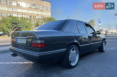 Седан Mercedes-Benz E-Class 1993 в 