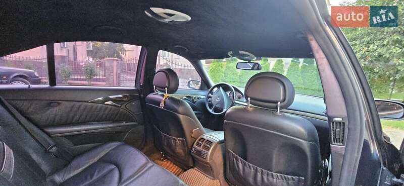 Седан Mercedes-Benz E-Class 2003 в Черновцах