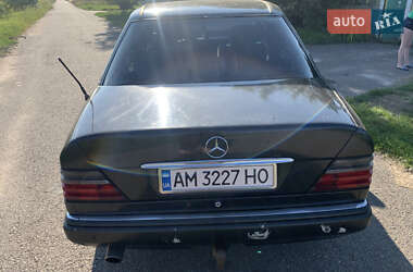 Седан Mercedes-Benz E-Class 1995 в 