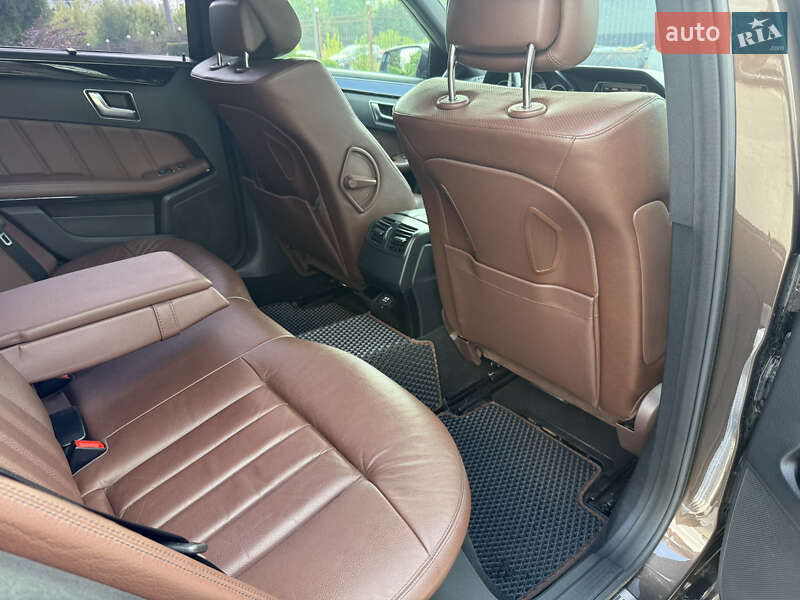 Седан Mercedes-Benz E-Class 2013 в Ивано-Франковске