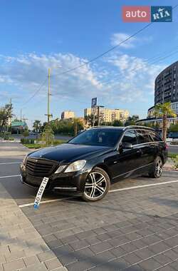 Универсал Mercedes-Benz E-Class 2011 в Ужгороде