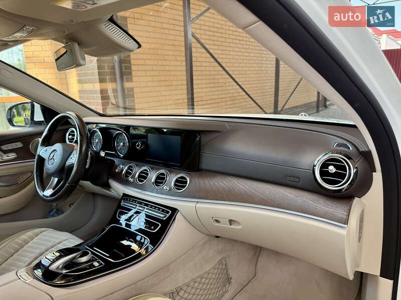 Седан Mercedes-Benz E-Class 2016 в Кропивницком