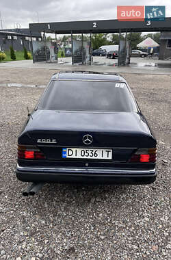 Седан Mercedes-Benz E-Class 1991 в  фото 2 Седан Mercedes-Benz E-Class 1991 в