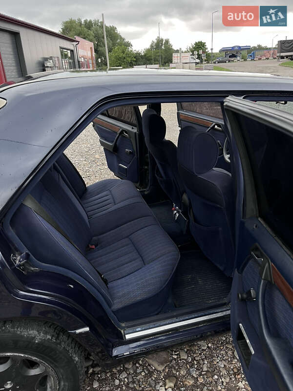 Седан Mercedes-Benz E-Class 1991 в Рогатині