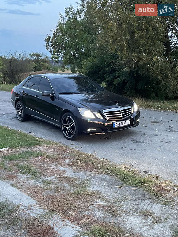 Седан Mercedes-Benz E-Class 2010 в Житомире