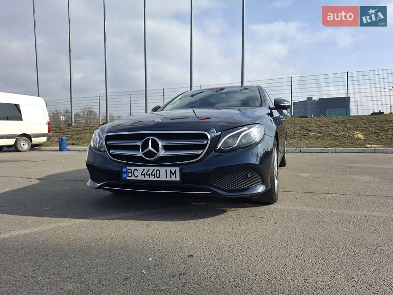 Седан Mercedes-Benz E-Class 2016 в Львові