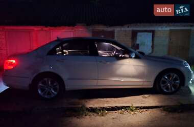 Седан Mercedes-Benz E-Class 2012 в 