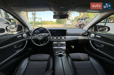 Седан Mercedes-Benz E-Class 2016 в 