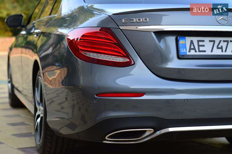 Седан Mercedes-Benz E-Class 2016 в Кривому Розі