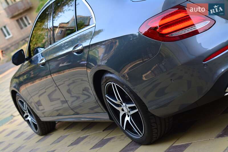 Седан Mercedes-Benz E-Class 2016 в Кривому Розі