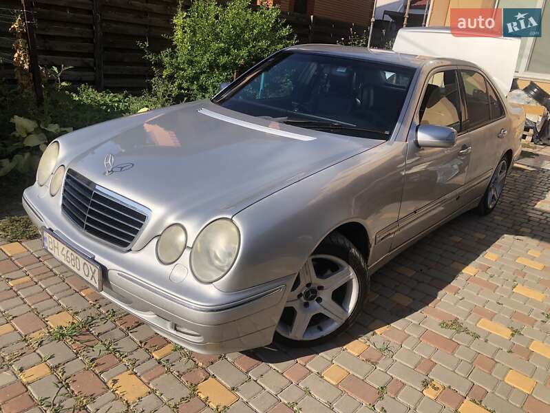Mercedes-Benz E-Class 2000