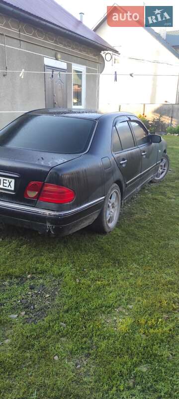 Седан Mercedes-Benz E-Class 1997 в Черновцах
