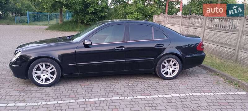 Mercedes-Benz E-Class 2005