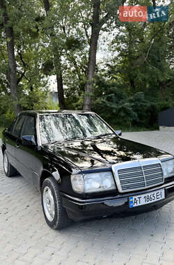 Седан Mercedes-Benz E-Class 1989 в Черновцах